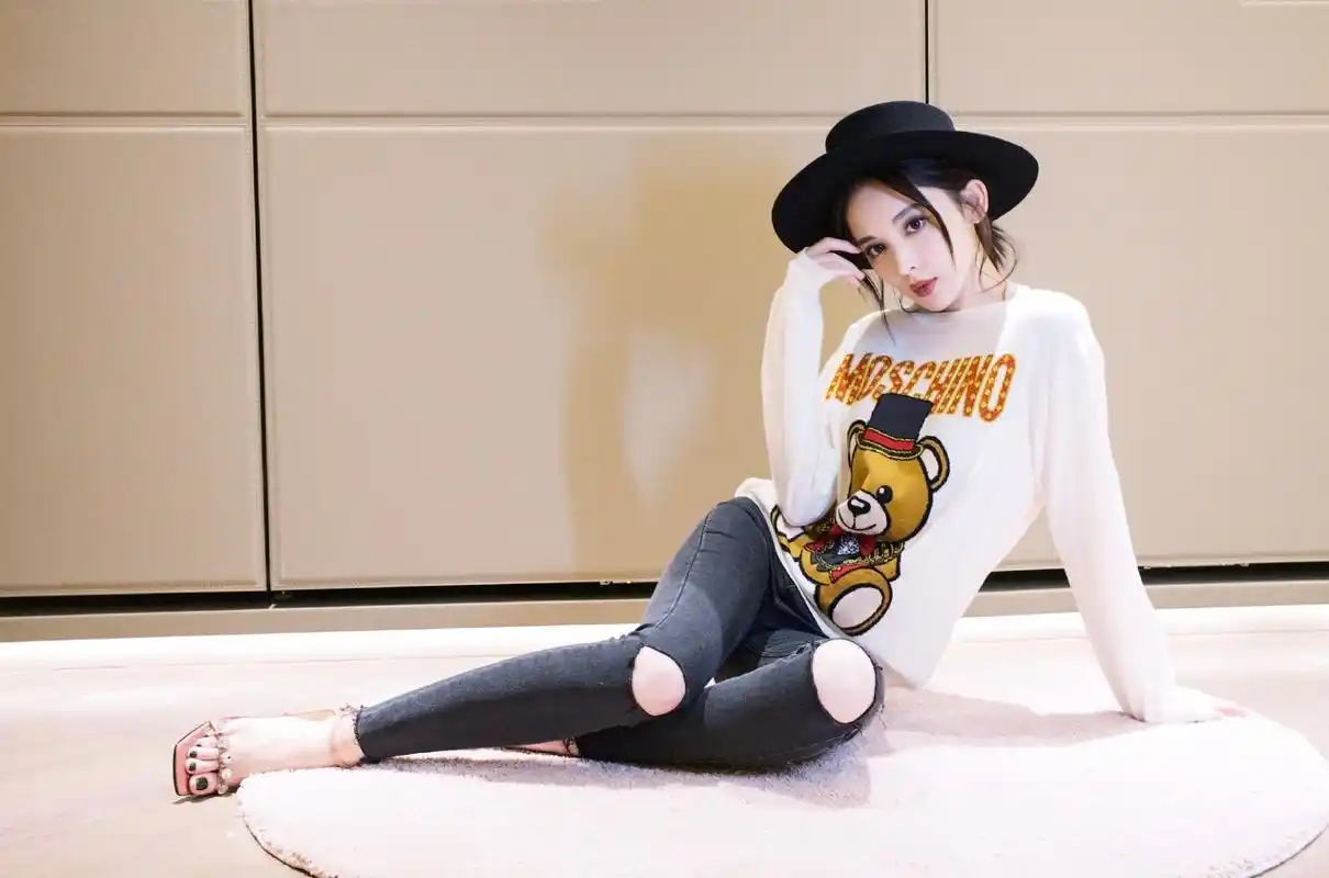 惊艳绝伦!古力娜扎美腿图集精选,长腿魅力也能令人心醉神迷!