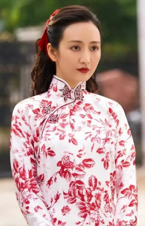 王鸥敏旗袍秀身材,曲线优雅惊艳!_时尚_人们_民国