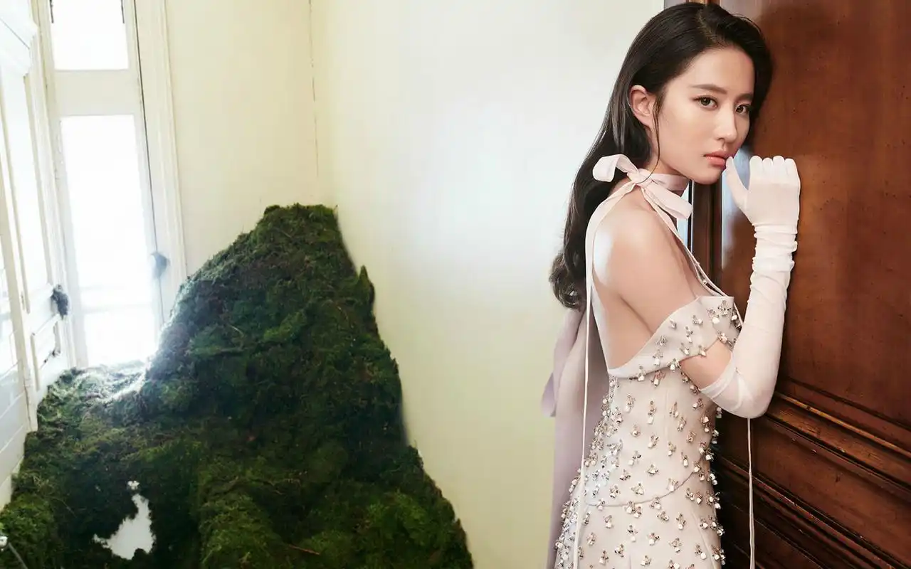 神仙姐姐刘亦菲梦幻时尚壁纸_出尘脱俗的刘亦菲