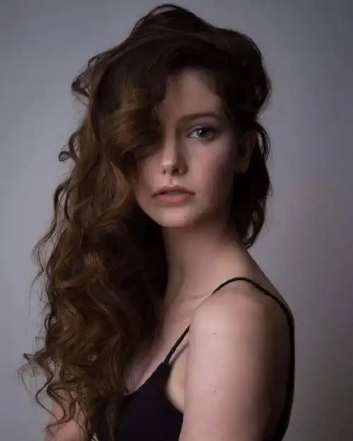 最美精灵 coser 加拿大籍台湾女模特 savanna blade 只有 17 岁哟 .