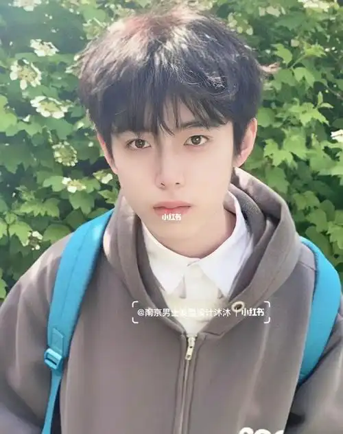 男生超帅发型60韩式气垫烫