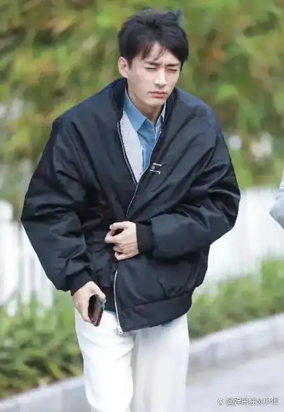 34岁内娱男妖孽顶着超级帅的容貌却穿不出个人样