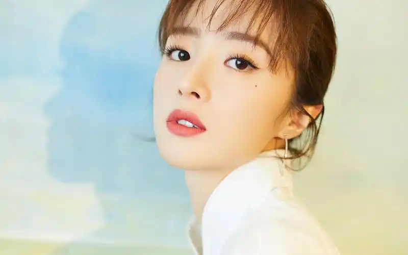 胡冰卿清新甜美写真桌面壁纸