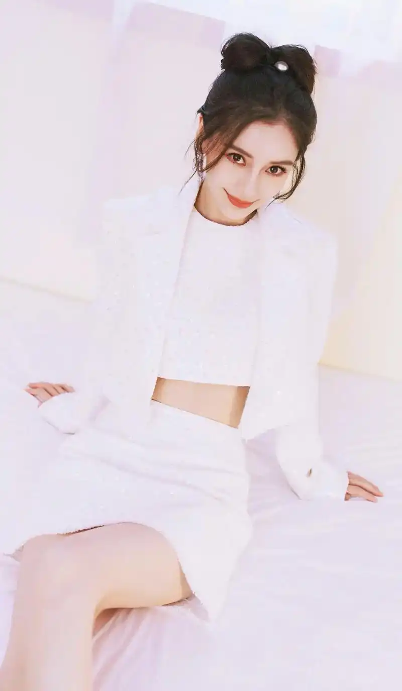 angelababy杨颖1989年2月28日出生于上海市一说为香港223235华语影视