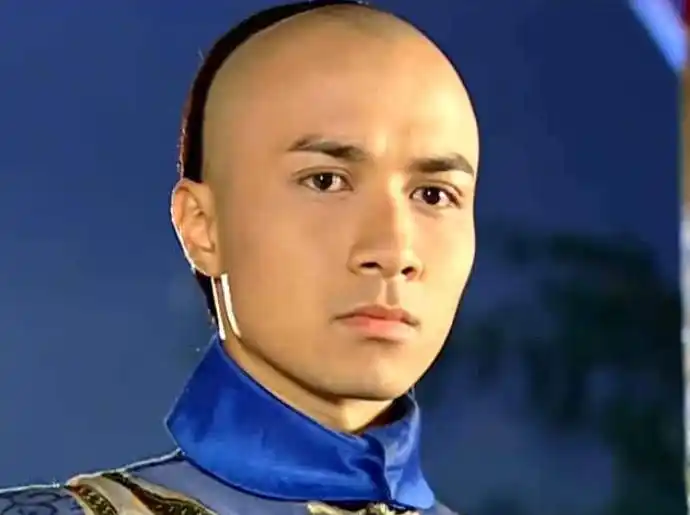 永琪小燕子离开皇宫时,为什么永琪对知画视而不见?心疼小燕子