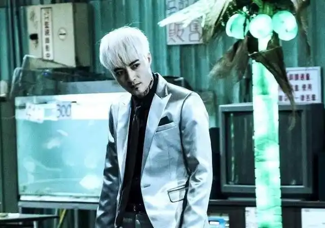 《角头2》:开拍前推翻定装改染白发,终成就经典角色"坏坏"|演员|古斌