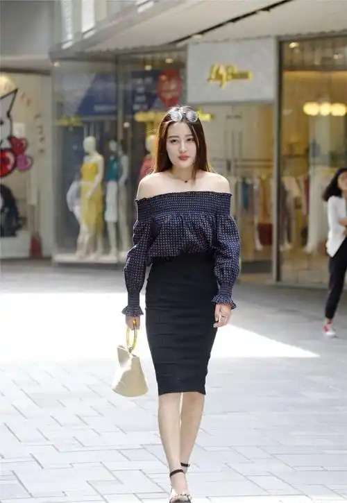 原创高腰一步裙搭配一字肩一字带高跟凉鞋精致简约又不失时髦大气