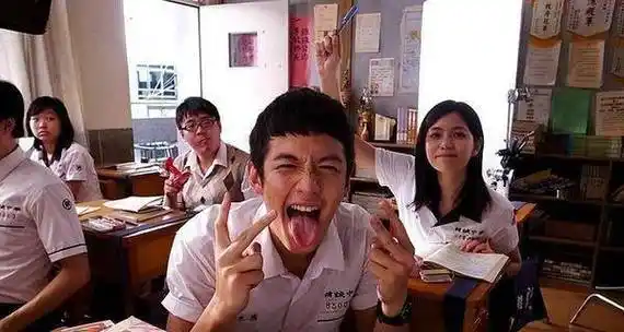 柯震东_内地_房祖名