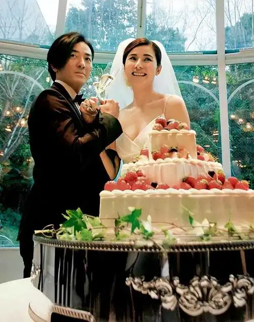 与郑伊健相守7年被天后横刀夺爱如今住上亿豪宅却过得凄凉