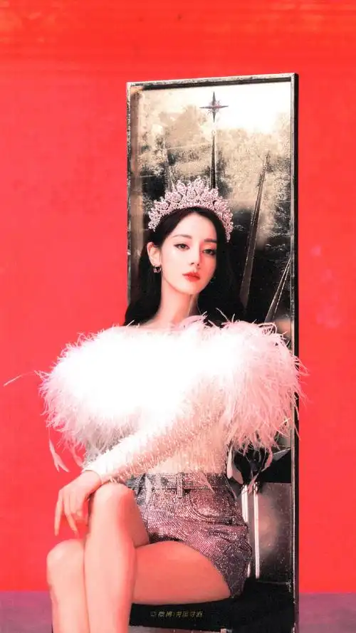 95im the top girl  迪丽热巴天生就适合戴皇冠!