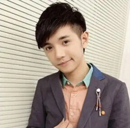 斜刘海两边铲掉适合什么脸型?