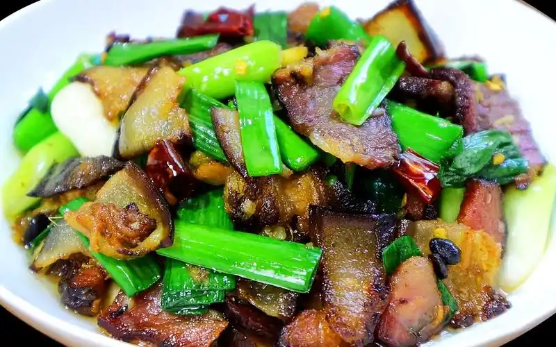 四川年夜饭上不可少的【蒜苗炒腊肉】难得的美味_哔哩哔哩_bilibili