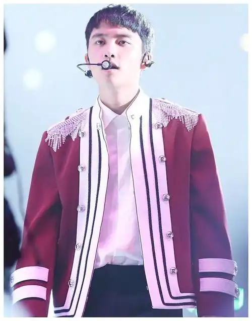 耿直男exo都暻秀搞笑事件,被人夸纯洁时,他直言"都是成年人"