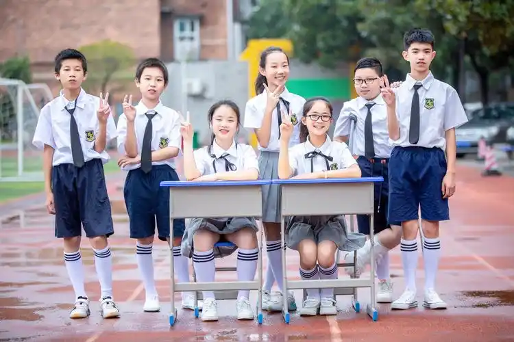 {株洲毕业照创作中心}*九方小学六一班最美毕业照全国首发