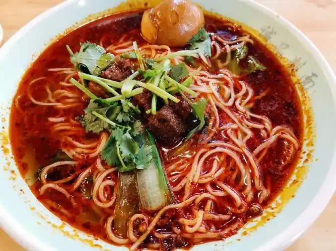 29分30秒,共 3578 步 饭后遛达遛达[哈哈],今日午饭,红汤牛肉面,油大