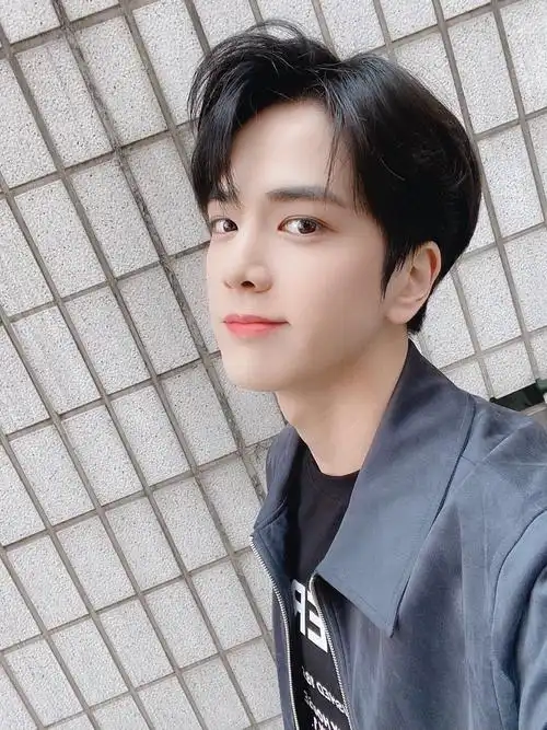 金泳勋大帅哥的美颜!快来磕爆!