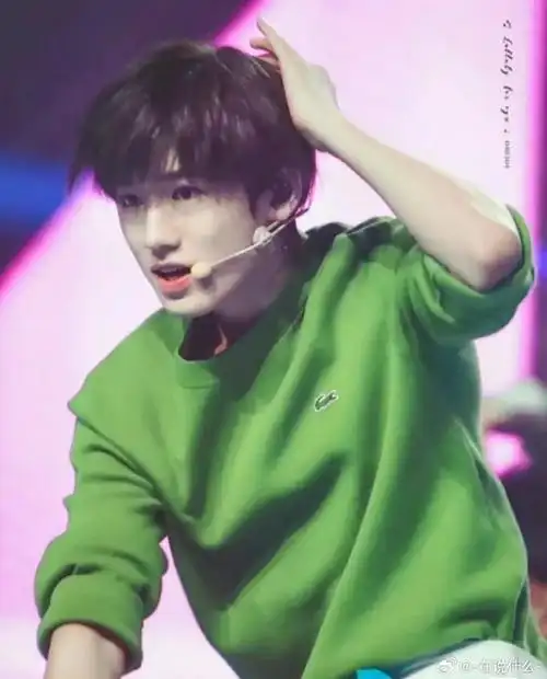 宋亚轩断眉绿瞳#宋亚轩绿色妆造大赏大家感觉怎么样宋亚轩|妆造