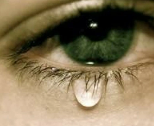 一个总让我哭的人,是不是应该分手?