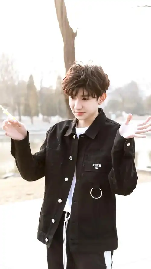 王源小卷毛太可爱了-堆糖,美好生活研究所