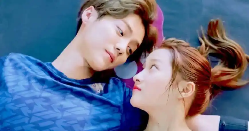 和鹿晗出游关晓彤深夜晒男友视角照过七夕网友鹿晗拍的