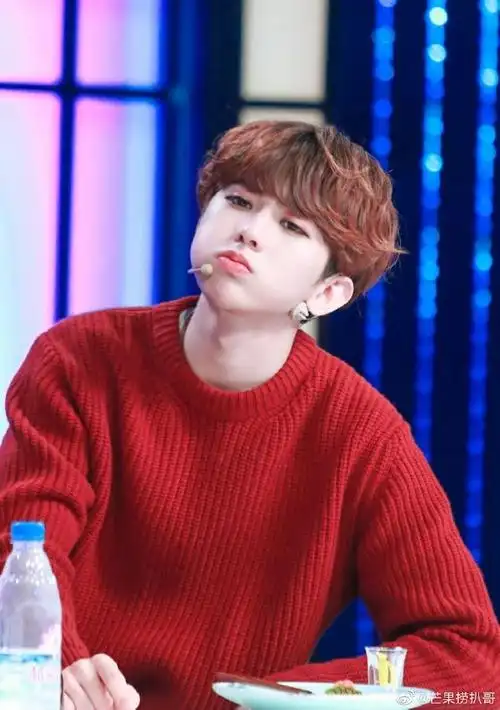 蔡徐坤可爱嘟嘴画面小合集,好久不见蔡小葵,看完整个心都要被融化了!