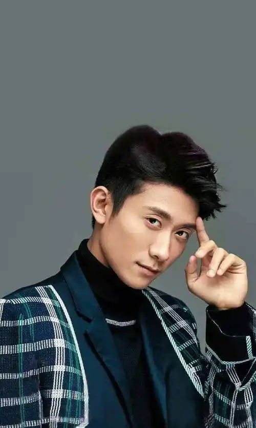 有一种"整容"叫张一山分手,前任宋妍霏一如往常,他却像变个人_张嘎_带