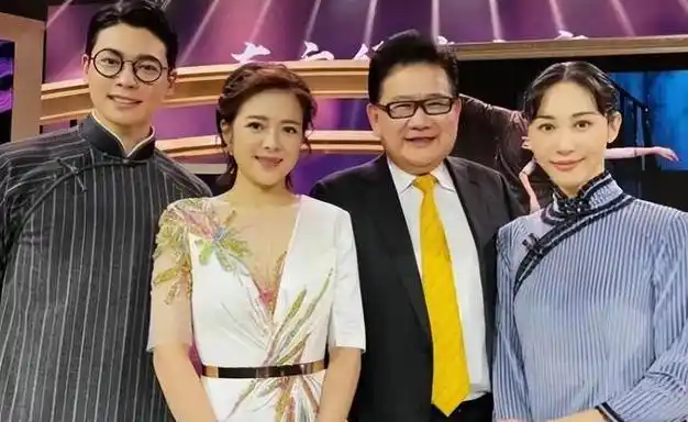 主持人陈辰嫁小2岁的歌手余笛41岁高龄产子结婚6年幸福如初