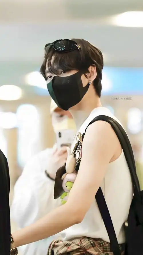 肖宇梁超话xyl#肖宇梁#xyl#向全世界安利肖宇梁#这个身材这个姿势,二