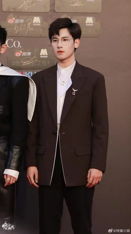 胡先煦的两次眼镜造型都跟1921有关