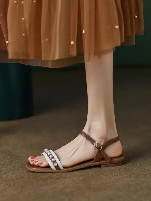 真皮女鞋  #夏日凉鞋  #时尚穿搭  #休闲穿搭  #好穿的平底鞋