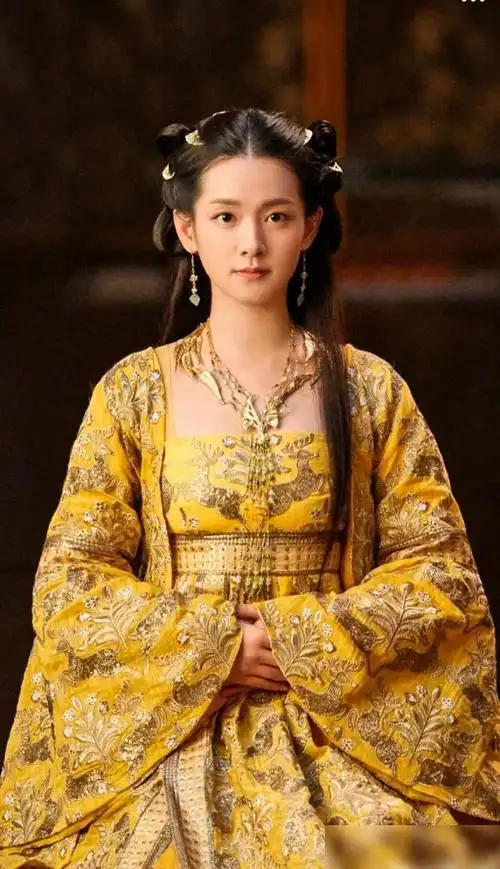 《九州缥缈录》陈昊宇十一套衣服,最后一套"女帝"造型太霸气了