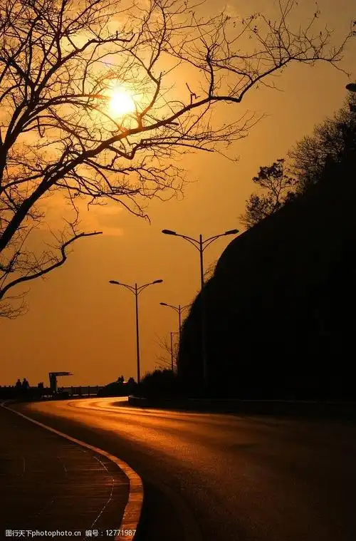 大连黄昏滨海路图片