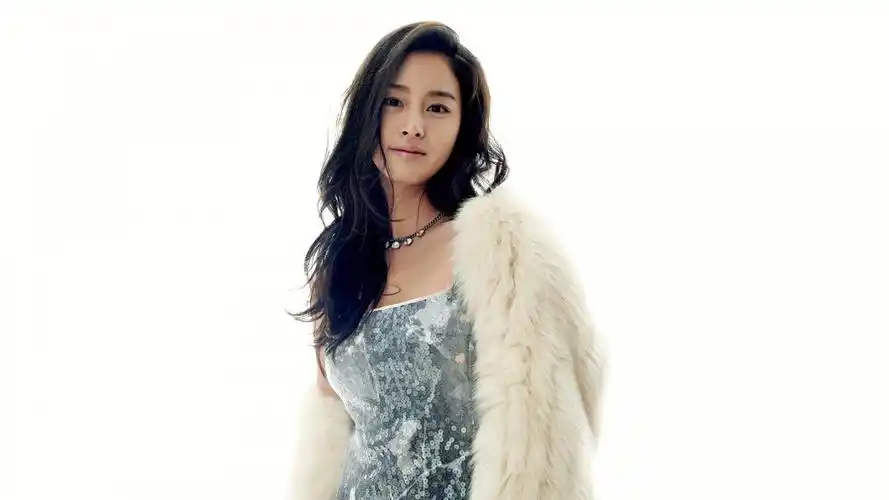 金泰熙壁纸-美女壁纸-高清美女图片-第2图-娟娟壁纸