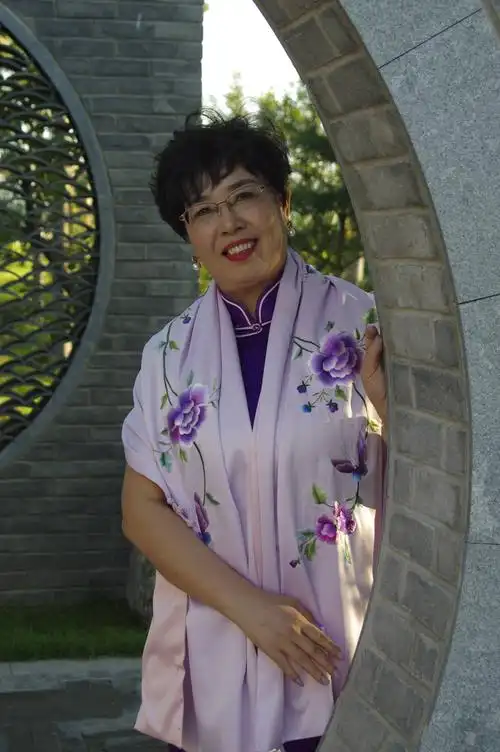 穿旗袍的风韵女人 - 美篇