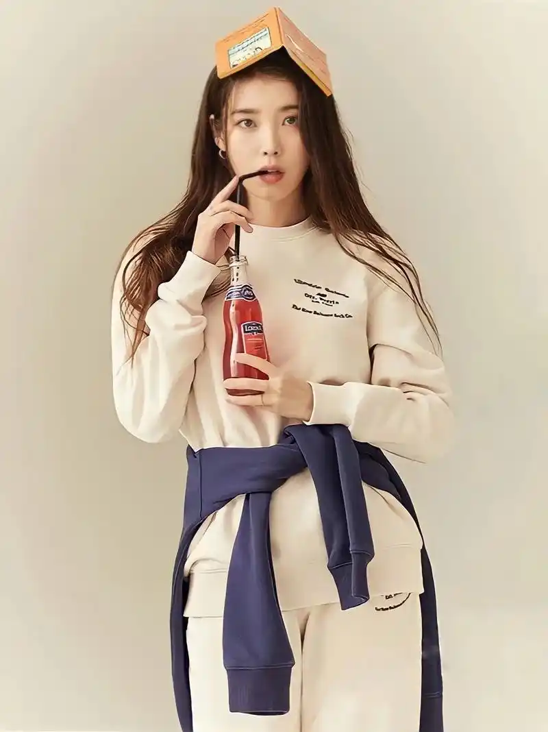 没有自拍照的日常#iu #代言 #流量卡 #热门 @dou  - 抖音