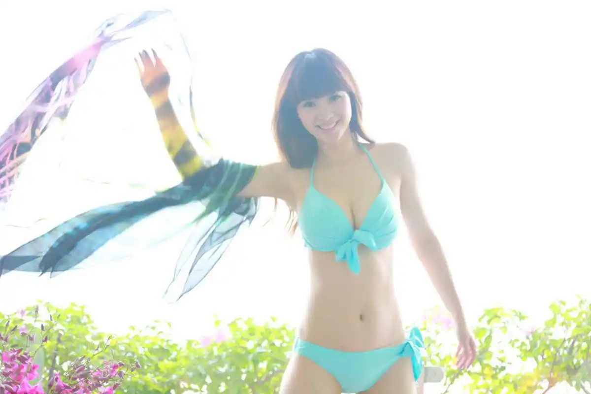 柳岩的早期泳装美照