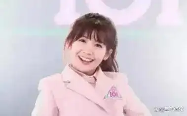 1998年出生的赖美云生活在单亲家庭,从小就和母亲相依为命,所以她早早