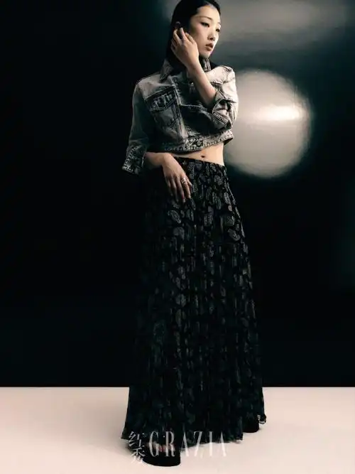 yamy刘忻万妮达红秀封面