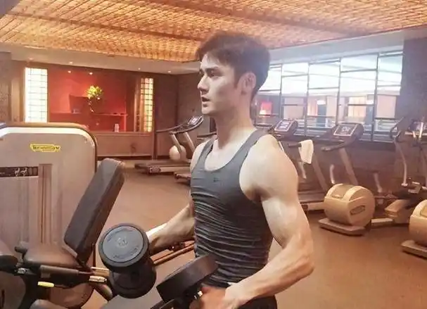 蒋劲夫在经历了人生的起起伏伏后,决定离开娱乐圈,投身于自己热爱的