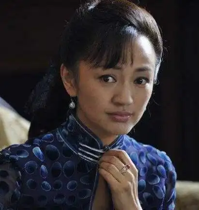 图罗海琼古装剧照气质不凡新作借枪颠覆以往形象