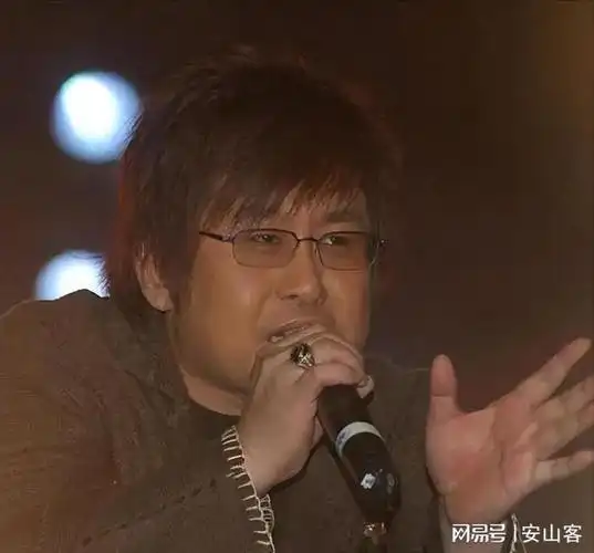 62岁郑智化意外摔伤发型散乱眼袋浮肿新专辑延后录制