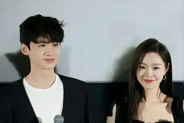 情书收到手软看了宋轶的学生照后我才懂原来她和刘亦菲是同类