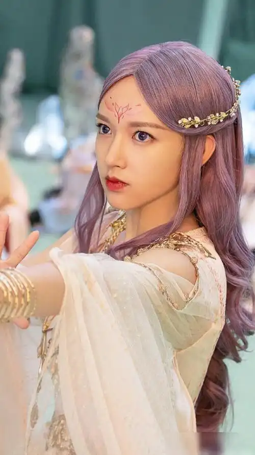 《灵域》程潇高清美图分享,大地之母的紫发紫色眼睛太惊艳了!