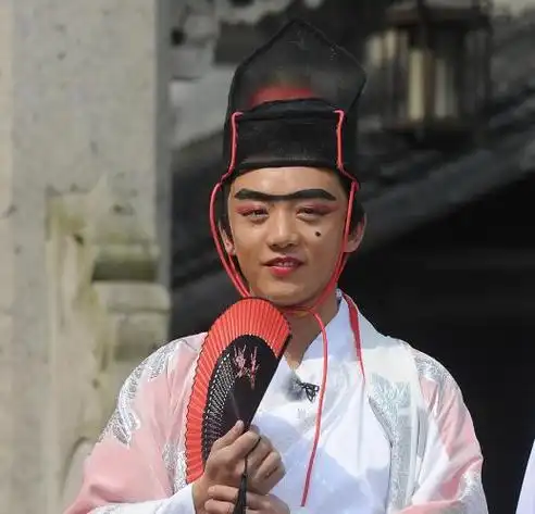 看了张艺谋对郑恺的评价才对他刮目相看原来王家卫没看走眼