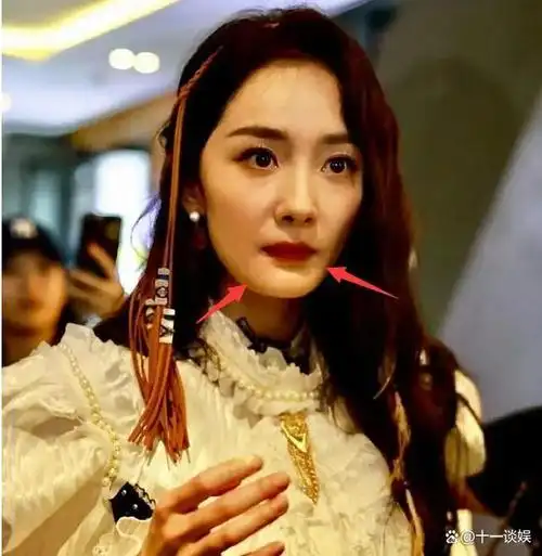 站姐一气之下把杨幂未修的生图放了出来,照片曝光后,迅速引发热议