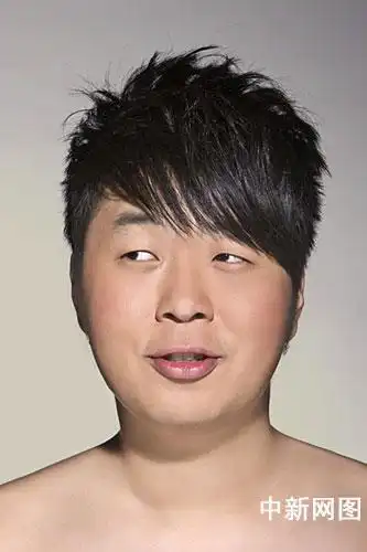 较胖脸大的男孩子弄刘海发型好看吗?