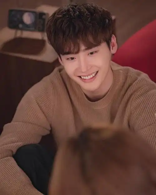 你见过最好看的笑容##越来越美好的李钟硕