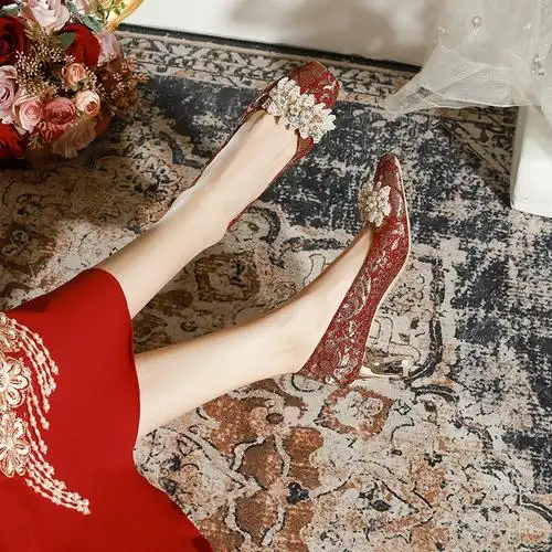 f525-18婚鞋2024韩版高跟鞋粗跟伴娘单鞋尖头女鞋秀禾新娘鞋32-43