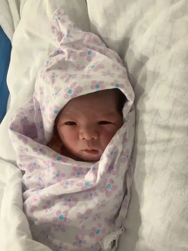 刚出生三天的宝宝太可爱了, - 抖音