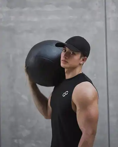 健身小哥胸肌好犯规,这身子网友们都馋了!